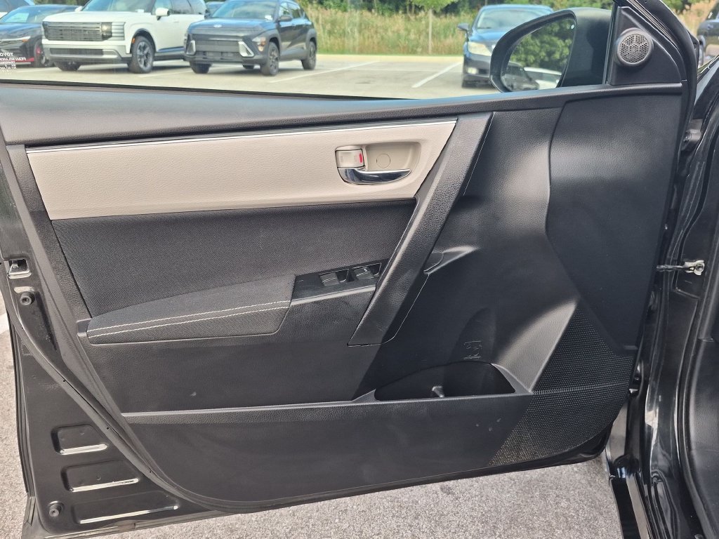 2017 Toyota Corolla LE - Photo 13