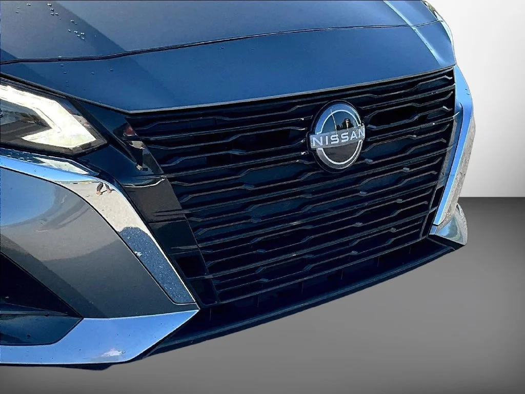 Used 2025 Gun Metallic Nissan 2.5 SV image 36