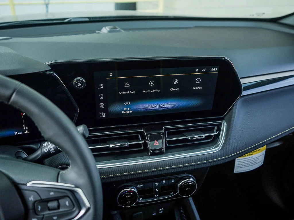 New 2026 Mosaic Black Metallic Chevrolet ACTIV image 23