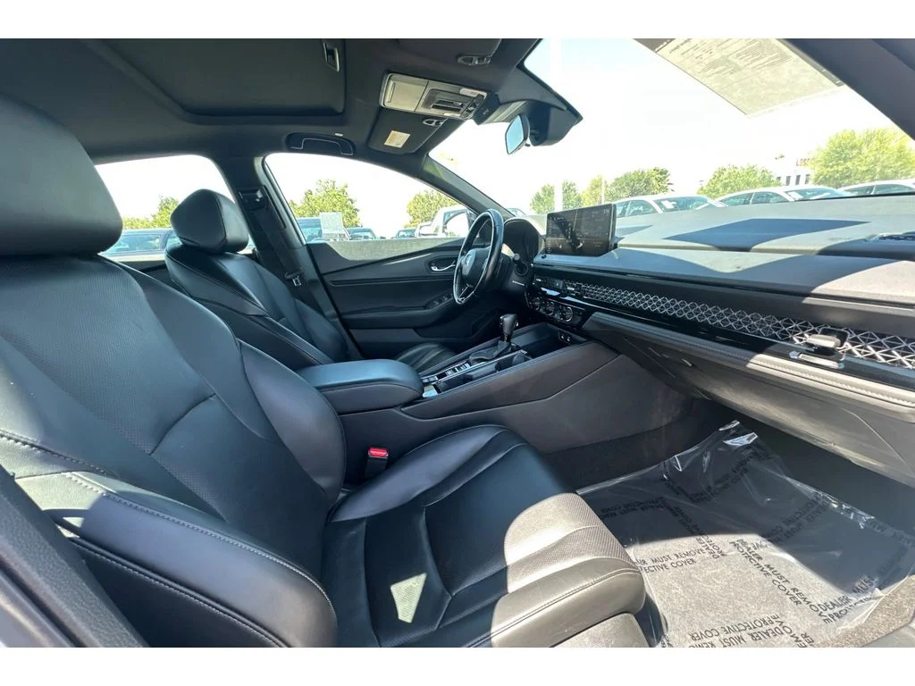 Used 2024 Platinum White Pearl Honda Sport-L image 18