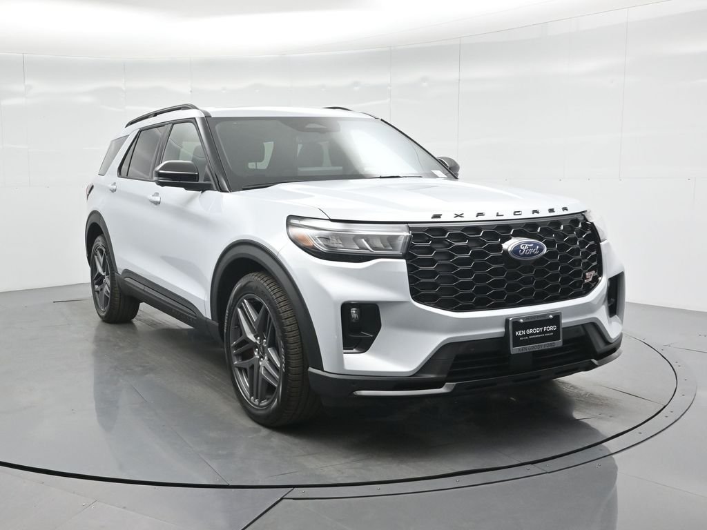New 2026 Space White Metallic Ford ST image 23
