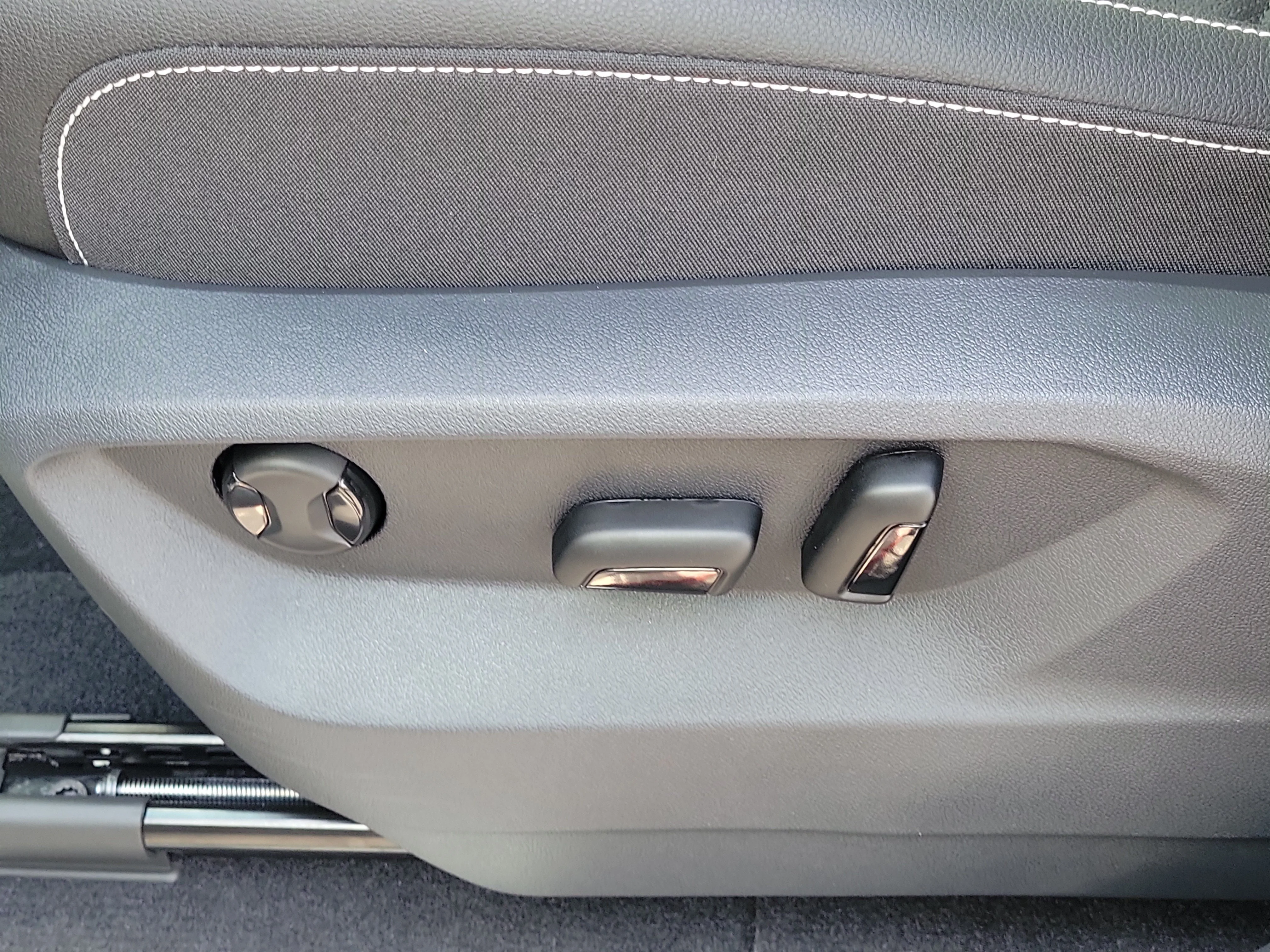 New 2026 Gray Volkswagen SE w/Technology image 19