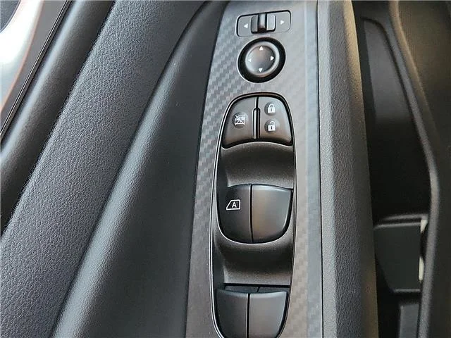 Used 2025 Shite Nissan SV image 17