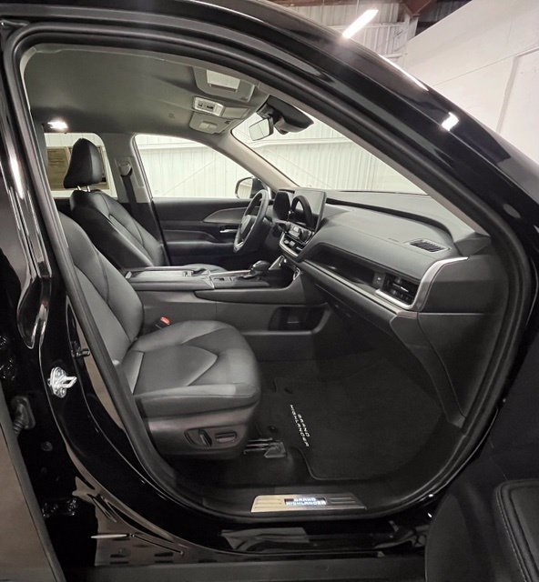 Used 2026 Black Toyota XLE image 18