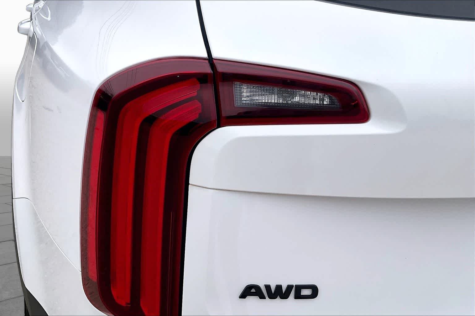 Used 2022 Glacial White Pearl Kia SX image 29