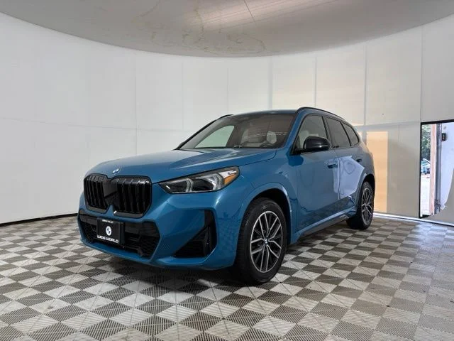 Used 2023 Blue Bay Lagoon Metallic BMW xDrive28i image 3