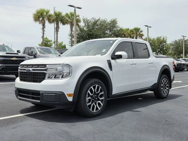 Used 2023 White Ford Lariat image 2