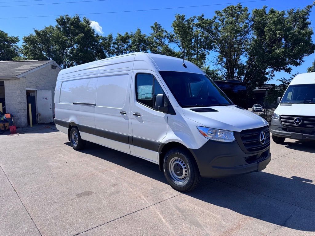 New 2026 Arctic White Mercedes-Benz Cargo 170 WB image 1