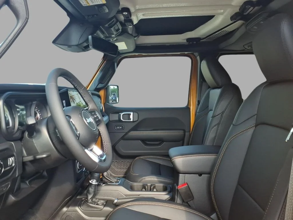 New 2026 Goldilocks Exterior Paint Jeep Sahara image 5