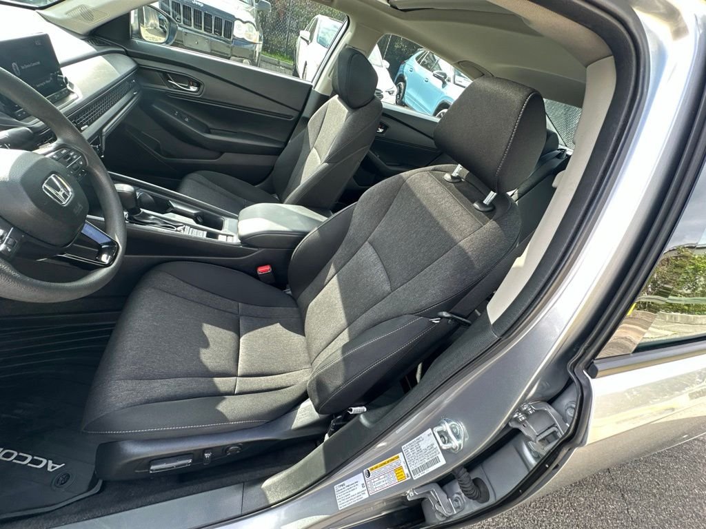 Used 2024  Honda EX image 10