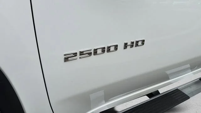 Used 2025 Summit White Chevrolet Custom image 38