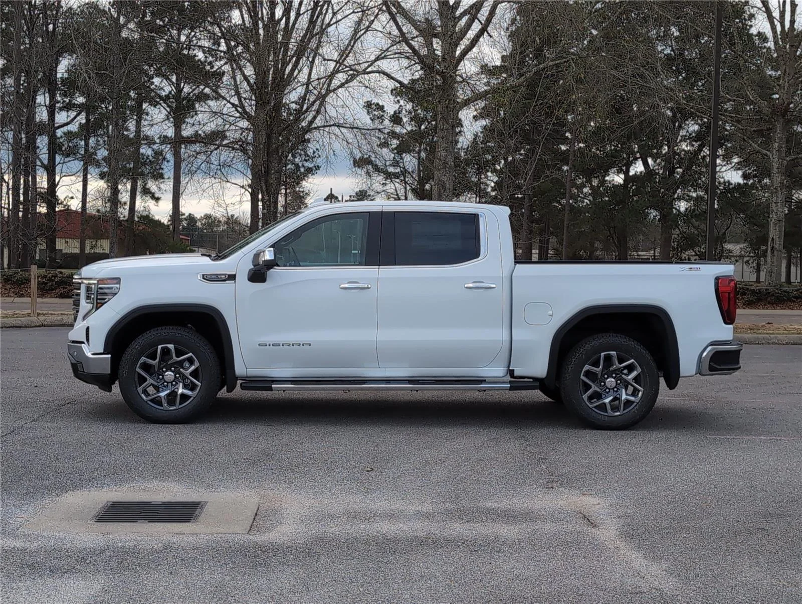 2026 GMC Sierra 1500 SLT - Photo 7