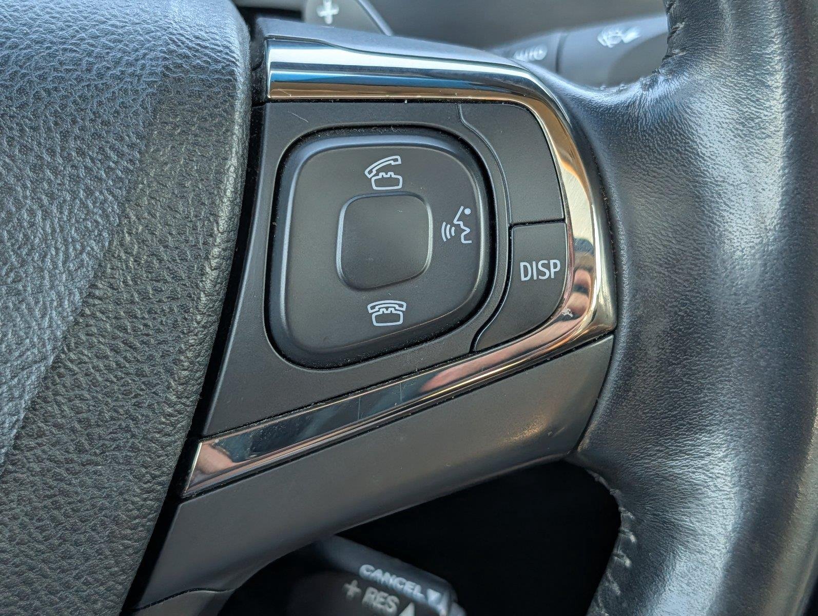Used 2013 Blizzard Pearl Toyota Limited image 26