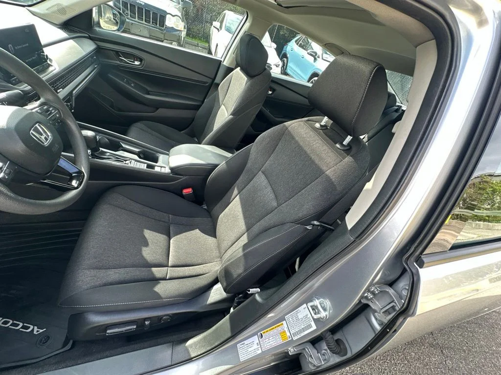 Used 2024  Honda EX image 10