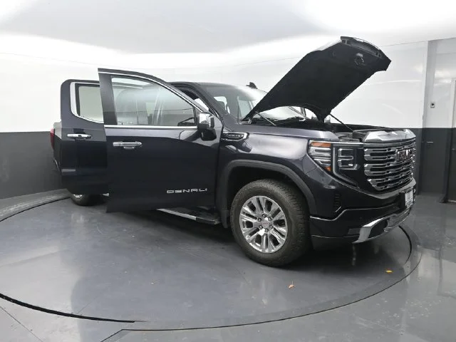 Used 2023 Silver GMC Denali image 29