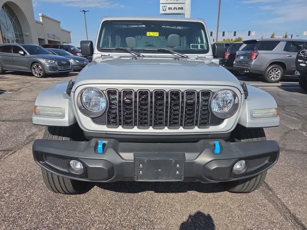 Used 2024 Silver Zynith Clearcoat Jeep Sport S image 3