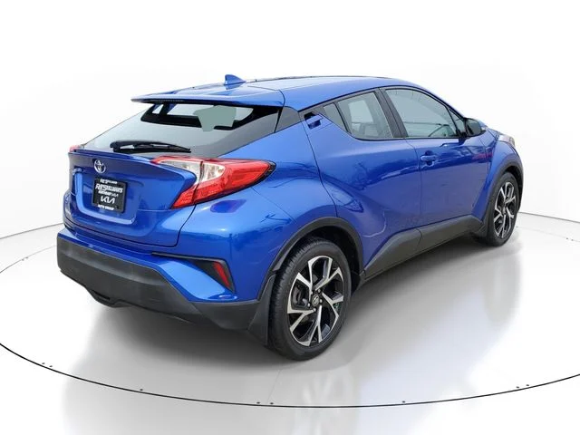 Used 2018 Blue Toyota XLE image 6