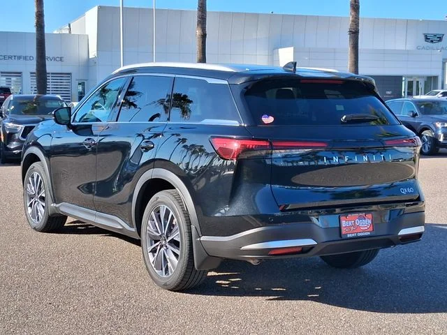 New 2027 MINERAL BLACK INFINITI Luxe FWD image 4