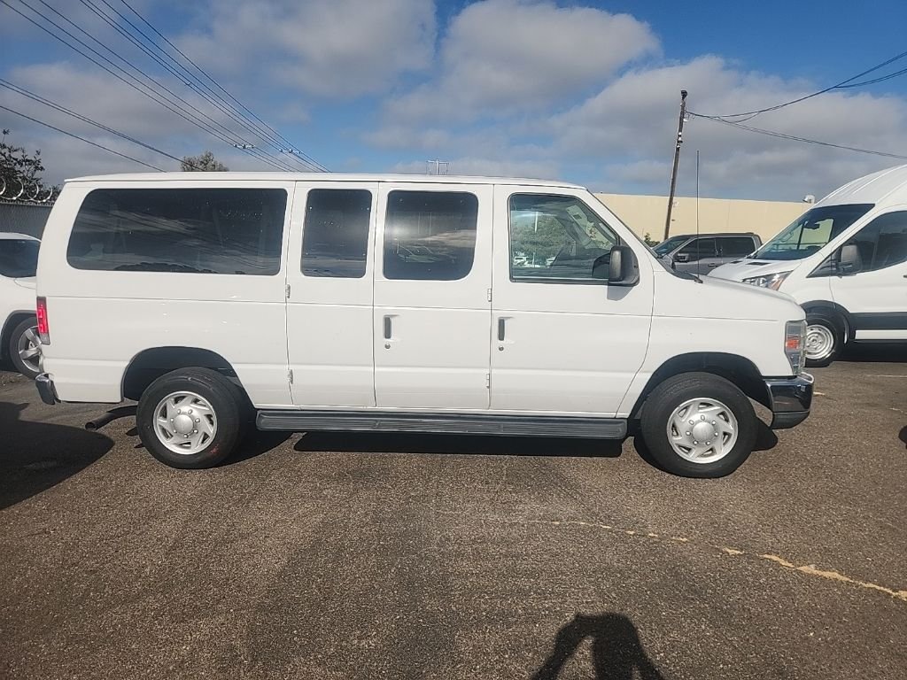 Used 2013 White Ford XL image 17