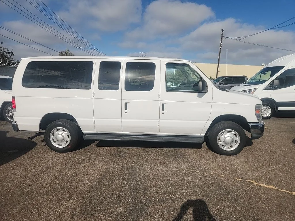 Used 2013 White Ford XL image 17