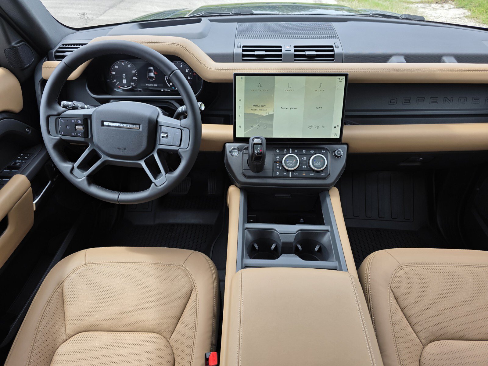 New 2026 Carpathian Grey Land Rover P400 X-Dynamic SE image 4