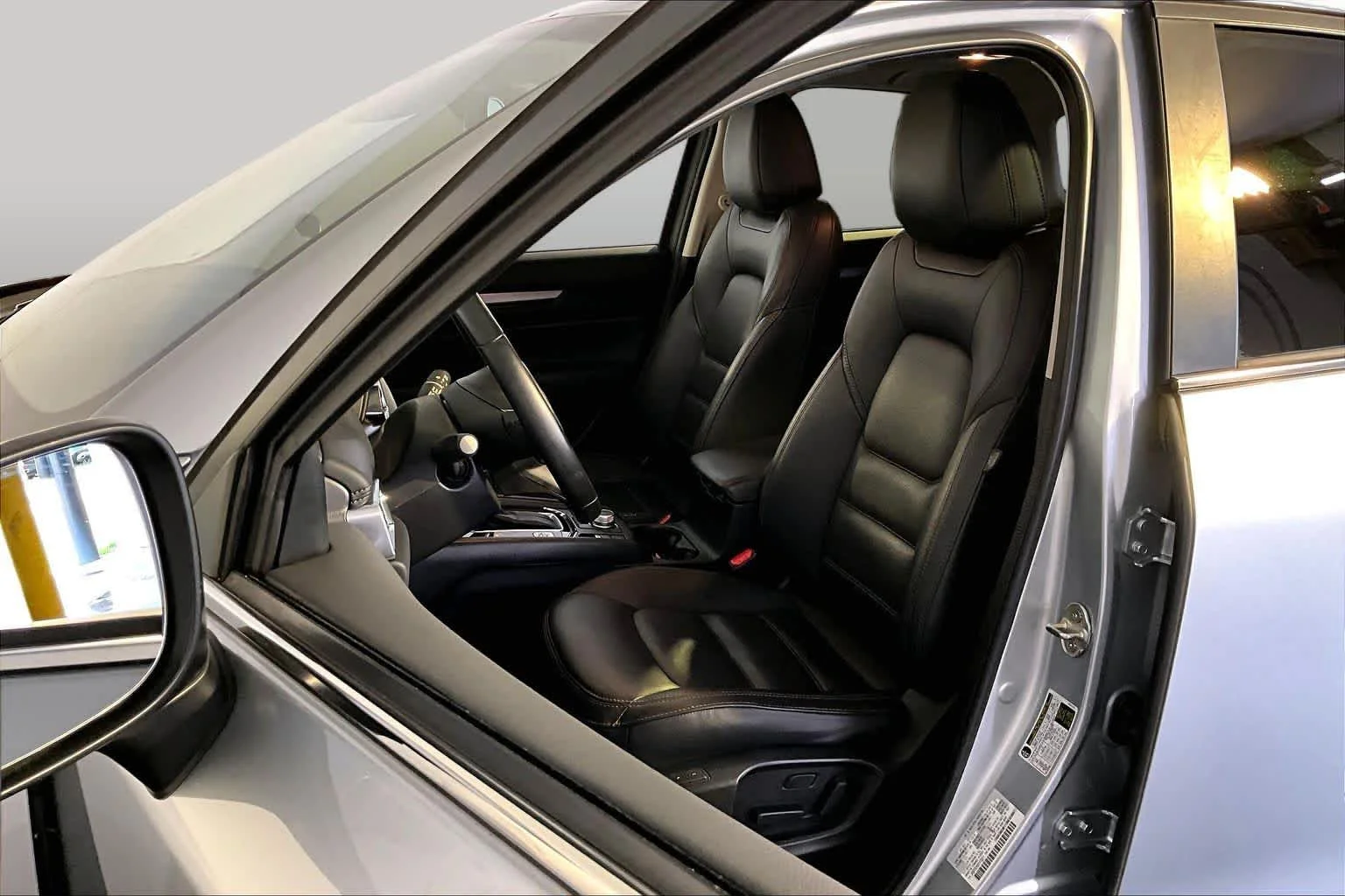 Used 2021 Sonic Silver Metallic Mazda Touring image 9