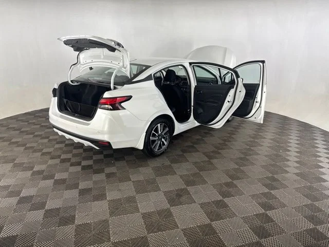 Used 2025 White Nissan 1.6 SV image 14