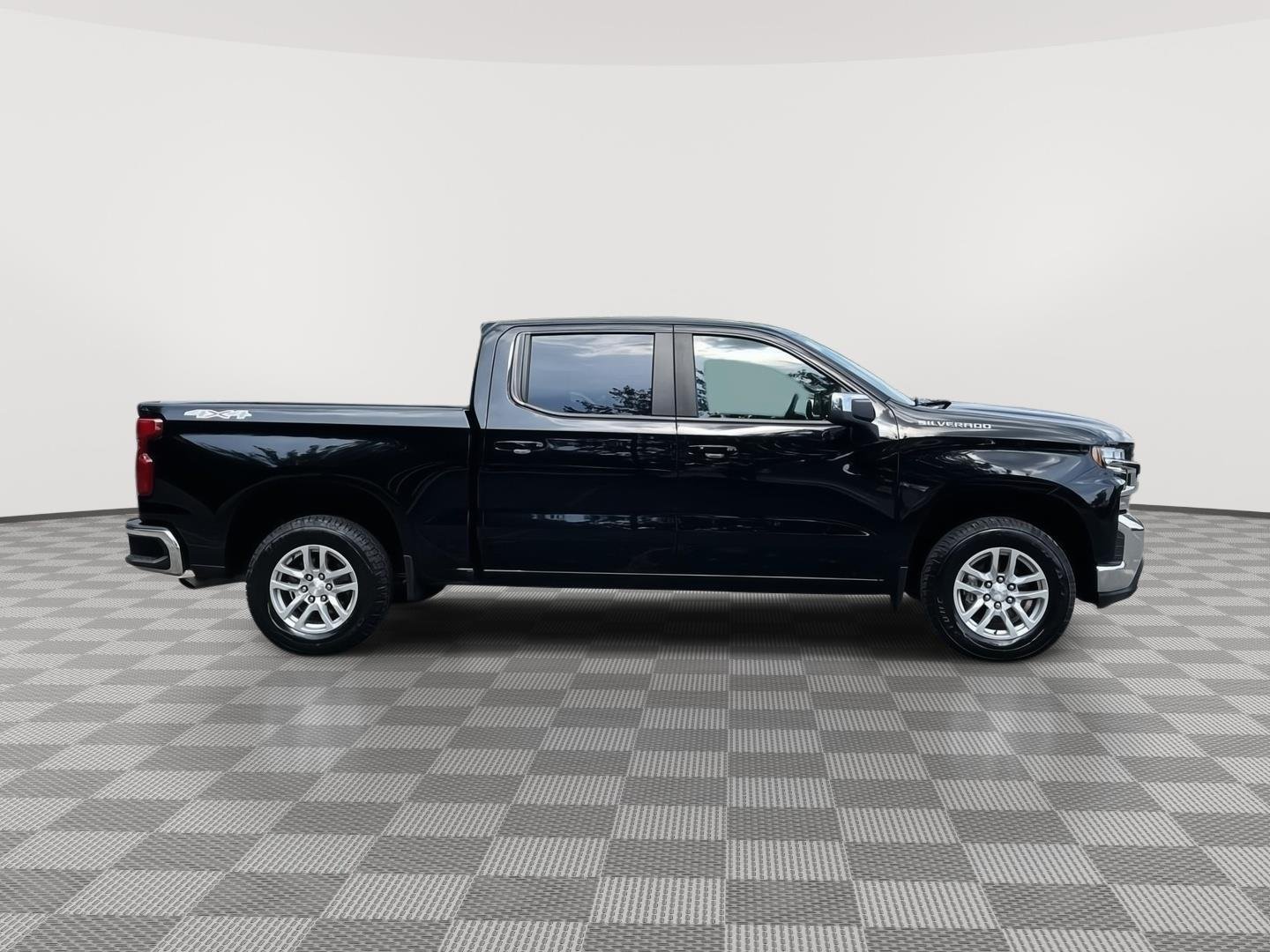 Used 2022 Black Chevrolet LT image 6