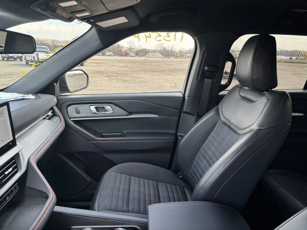 2026 Ford Explorer ST-Line - Photo 15