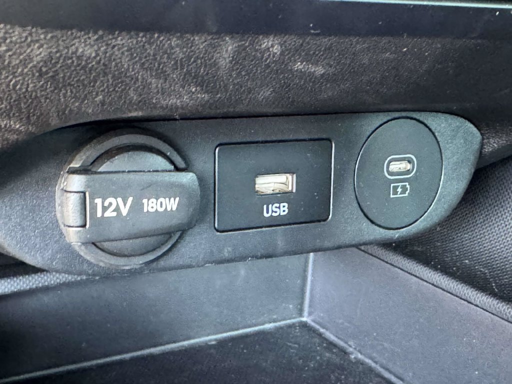 Used 2025 Gray Hyundai SE image 9