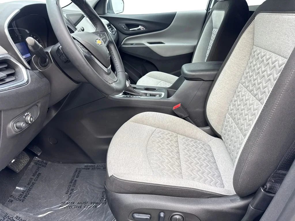 Used 2024 White Chevrolet LT image 27