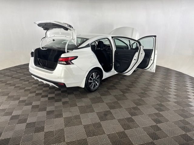 Used 2025 White Nissan 1.6 SV image 14