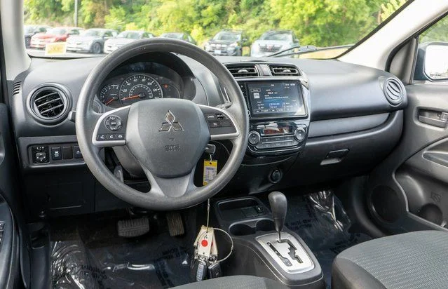 Used 2024 Blue Mitsubishi LE image 13