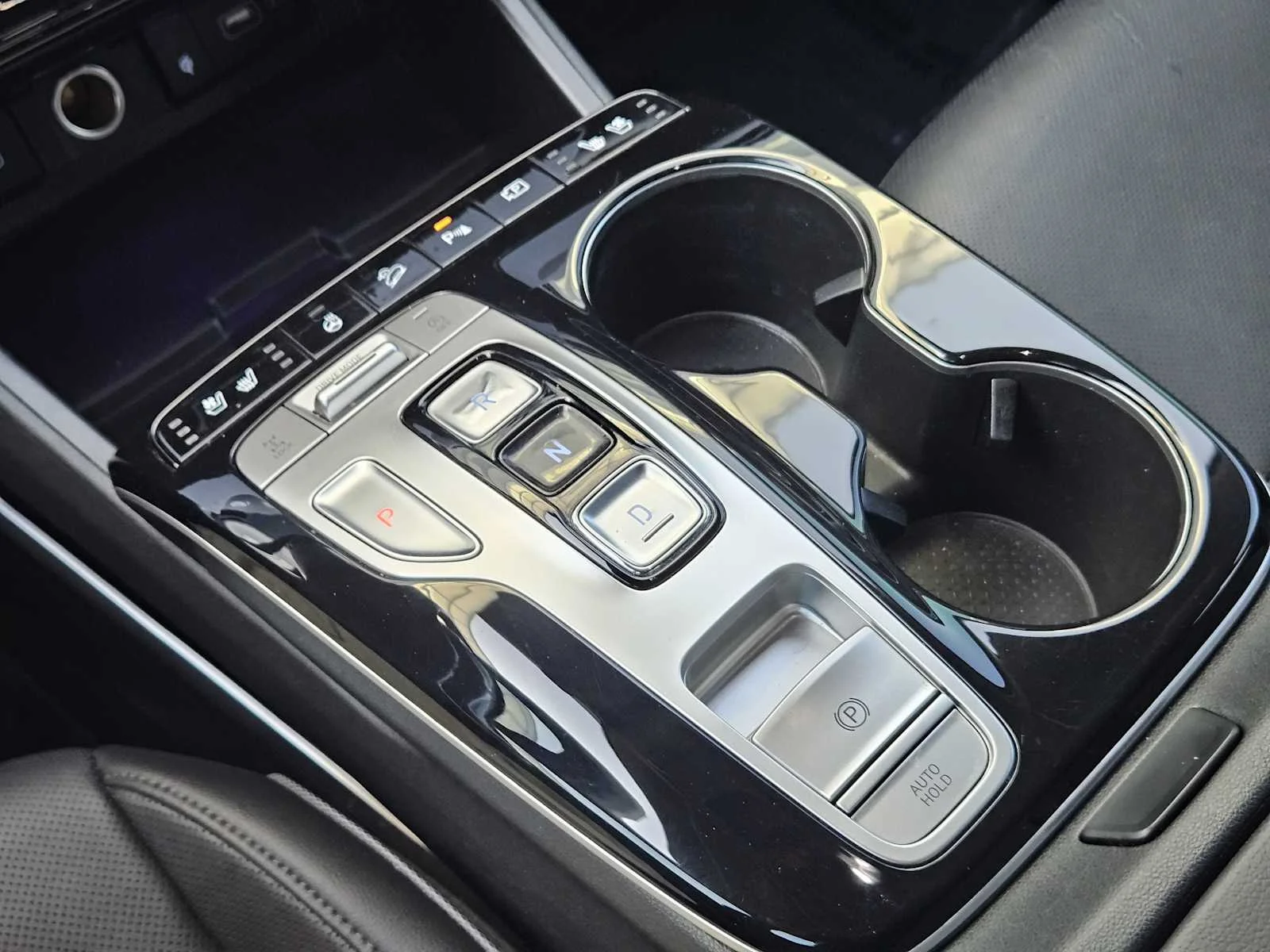 Used 2023 Amazon Gray Hyundai Limited image 14