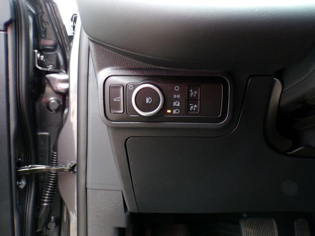 New 2026 Carbonized Gray Metallic Ford Tremor® image 15
