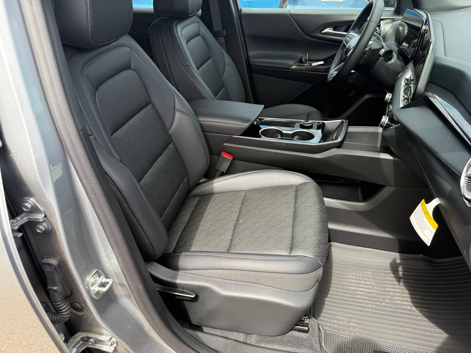 2026 Chevrolet Equinox LT - Photo 33