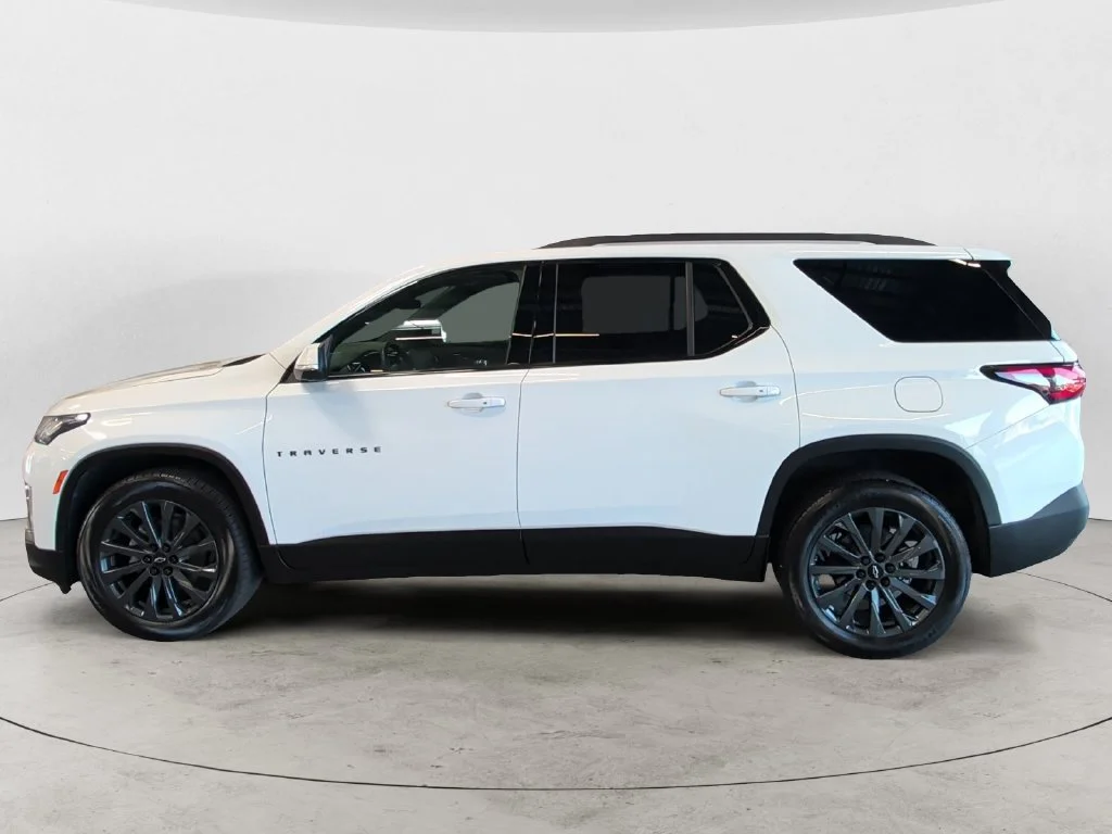 Used 2023 SUMMIT WHITE Chevrolet RS image 8