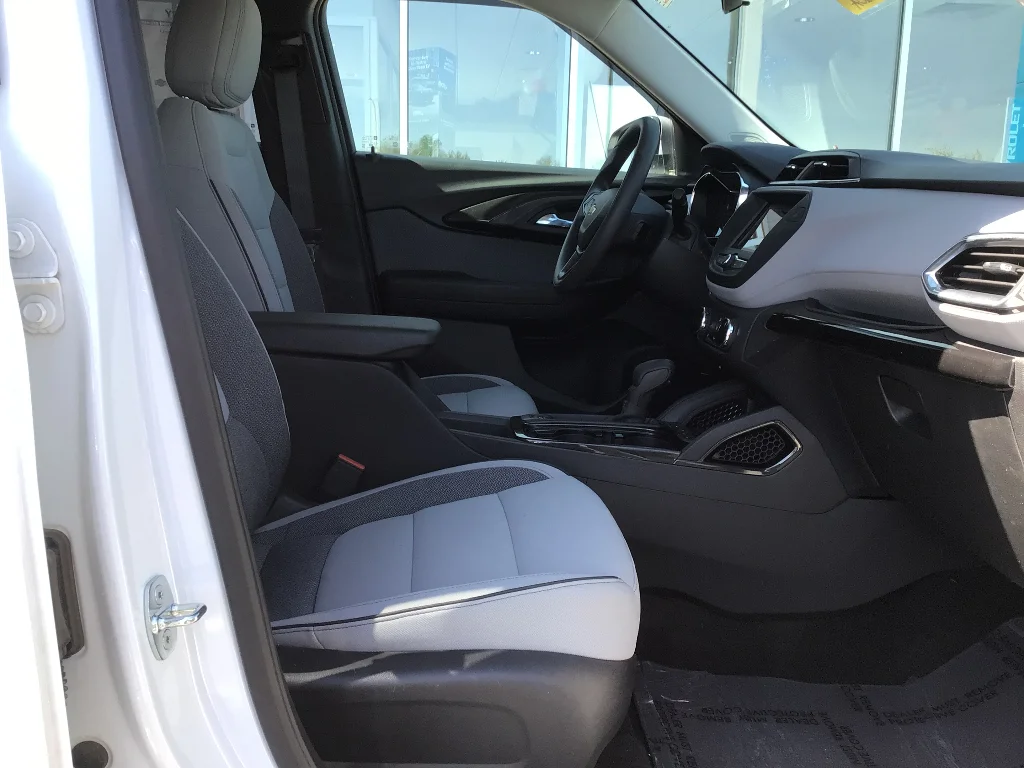 Used 2022 Summit White Chevrolet LT image 6