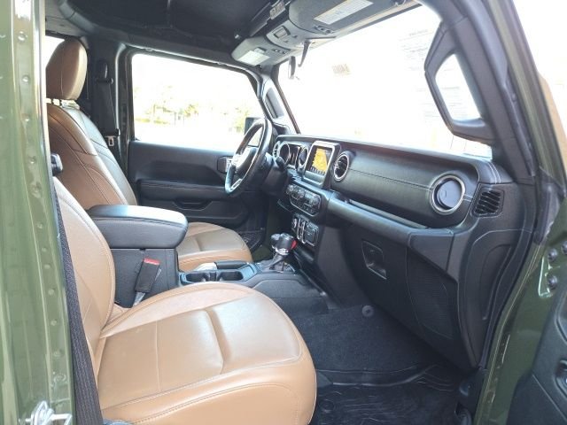 Used 2021 Green Jeep Unlimited Sahara image 16