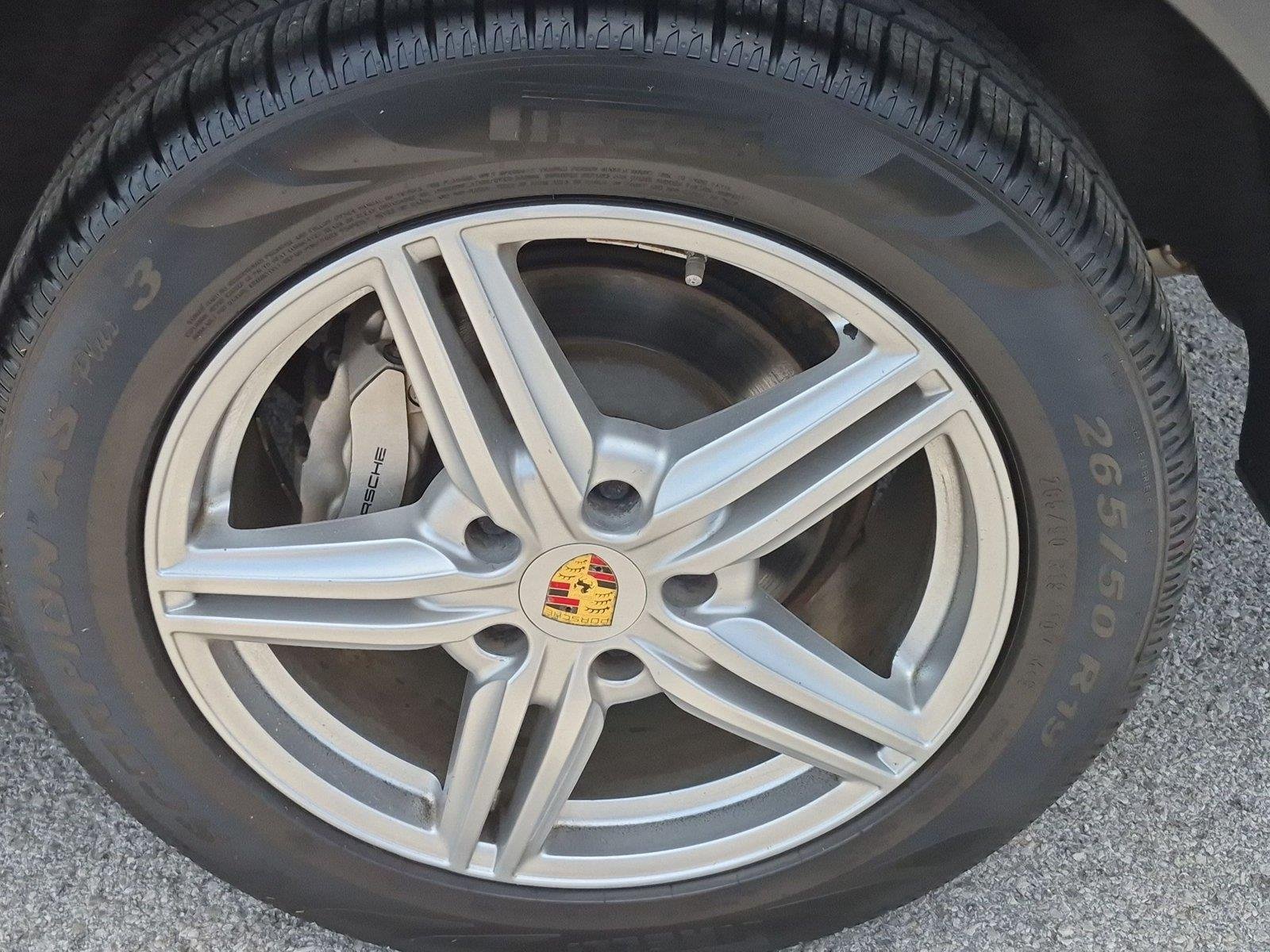 Used 2017  Porsche S image 11
