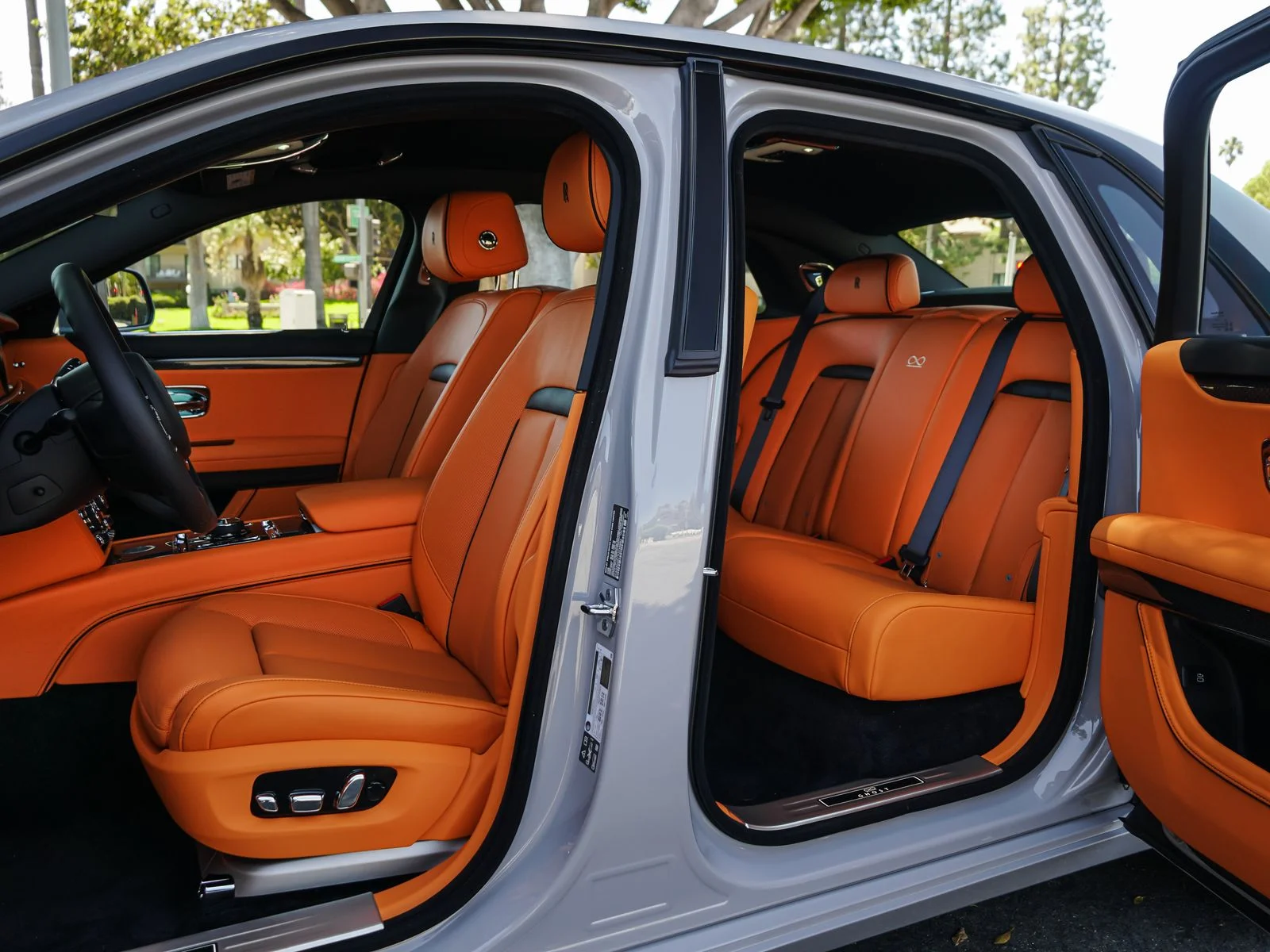 2026 Rolls-Royce Ghost Black Badge - Photo 23