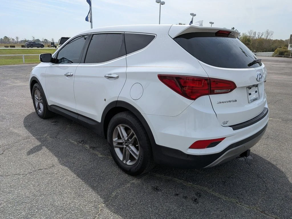 Used 2017 White Hyundai 2.4 Base image 7