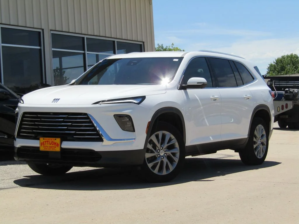 Used 2025 White Buick Preferred image 12