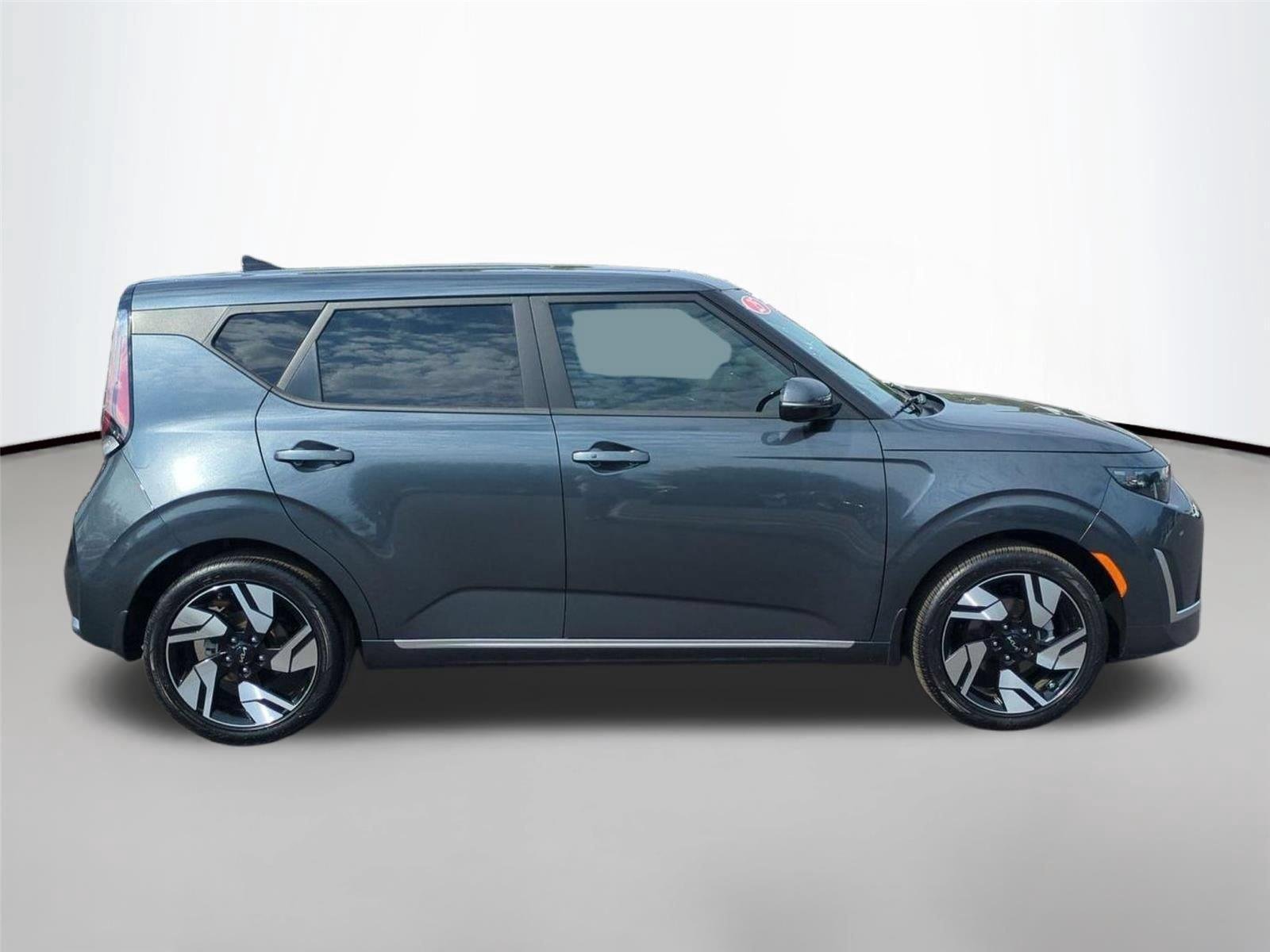 Used 2025 Gravity Gray Kia GT-Line image 6