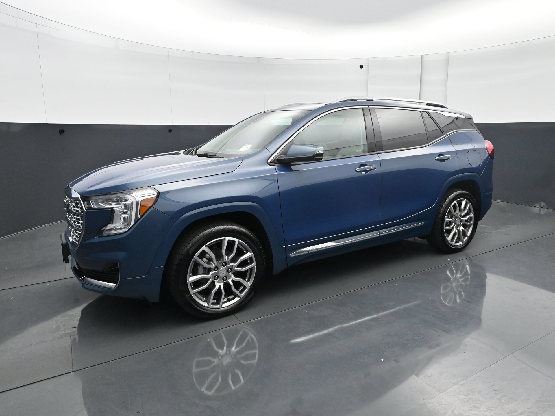 Used 2024 GMC Terrain Denali with VIN 3GKALXEG3RL119207 for sale in White Bear Lake, Minnesota