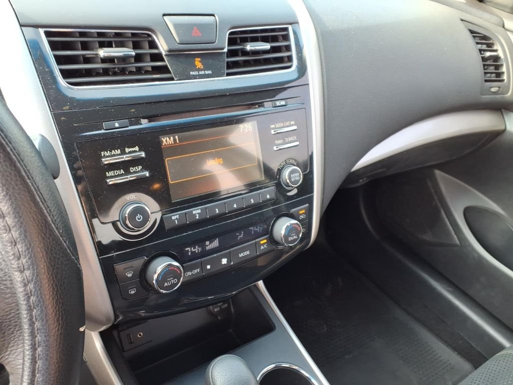 Used 2015 Super Black Clearcoat Nissan 2.5 SV image 7