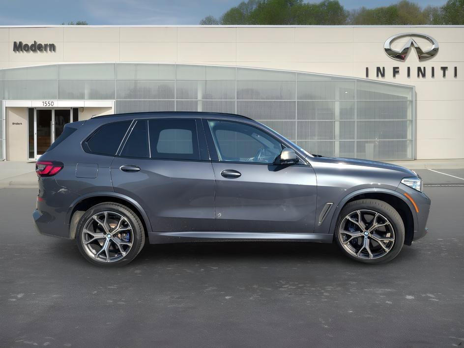 Used 2021 Arctic Gray Metallic BMW M50i image 3