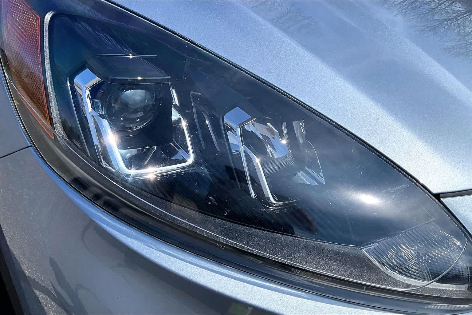 Used 2022 Iced Blue Silver Ford SE image 27