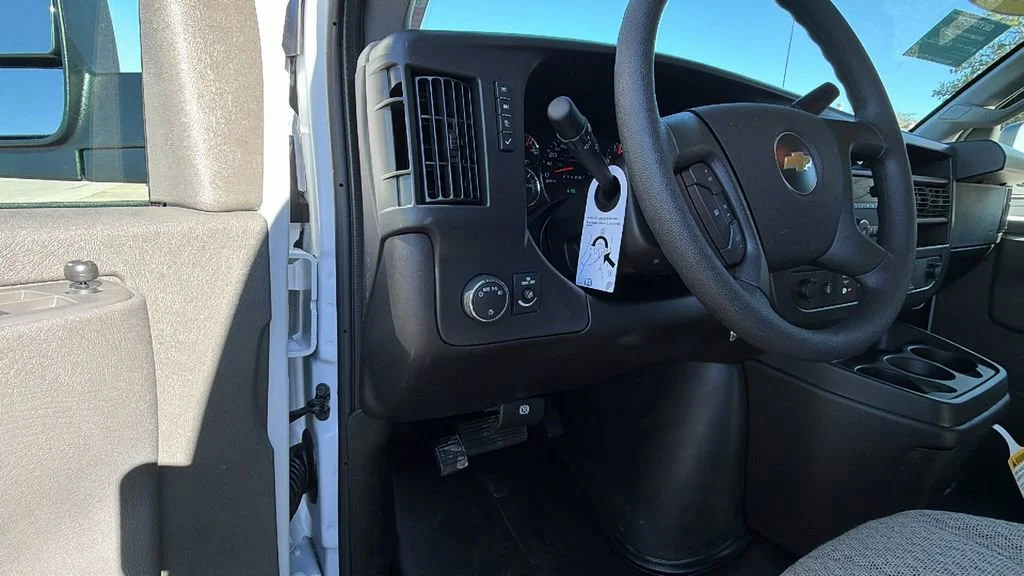 2025 Chevrolet Express Cargo Work Van - Photo 11