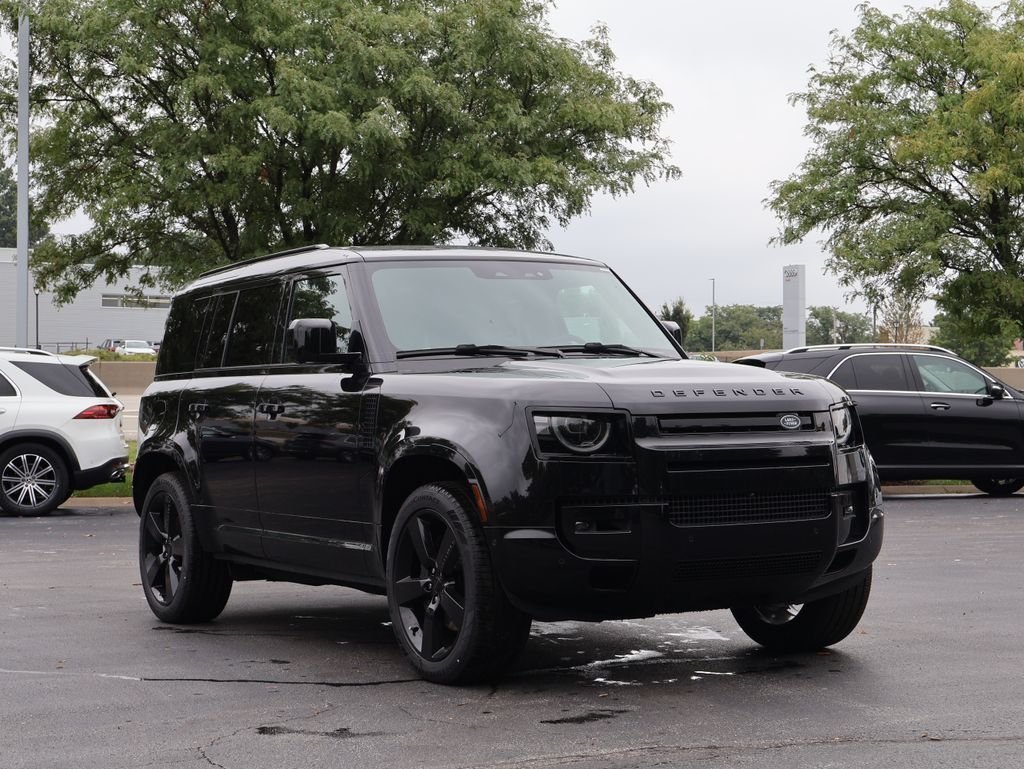 New 2026 Santorini Black LAND ROVER X-Dynamic SE image 3